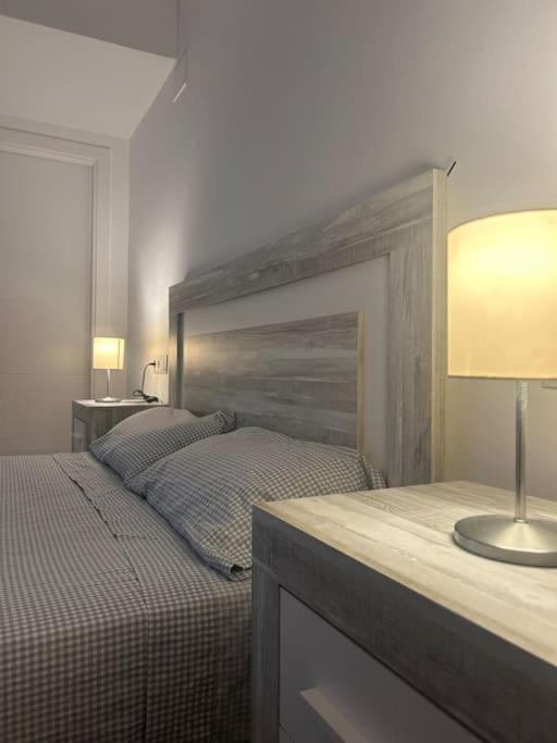 Petite California Duenas Apartment Seville Ngoại thất bức ảnh